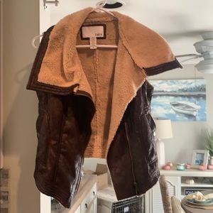 Vintage looking bomber vest - shearling